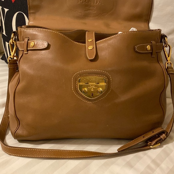 Prada bag - Picture 11 of 15